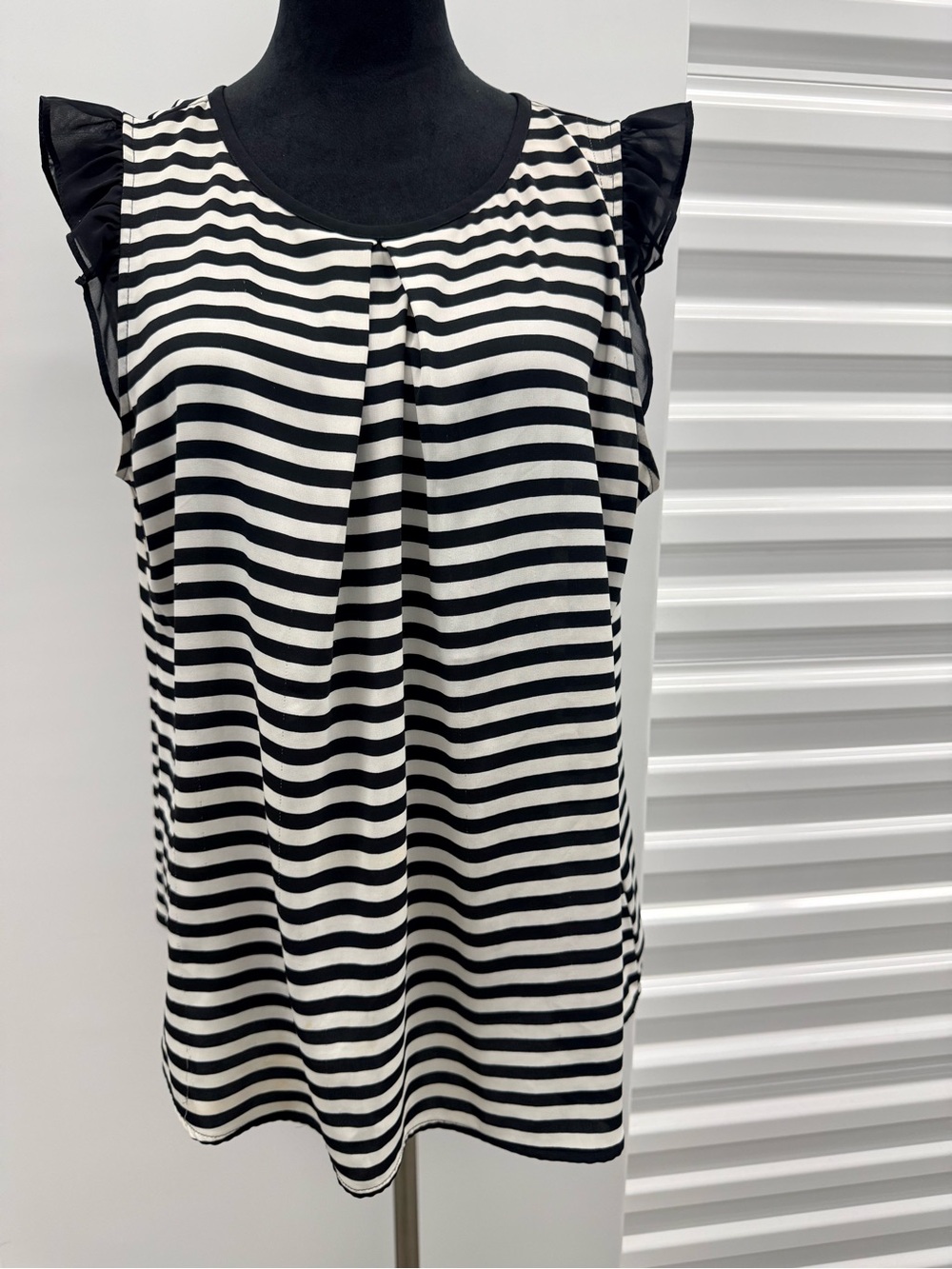 Nicole by Nicole Miller Black & White Striped Ruffle Sleeve Tank